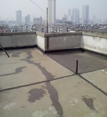 巴楚漏水维修 楼顶漏水是什么原因，楼顶漏水维修方法是什么?